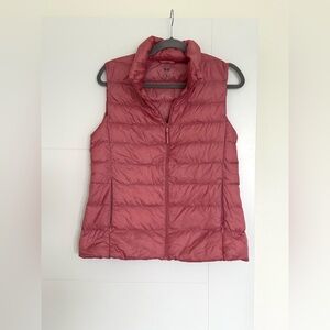 Uniqlo Women's Ultralight Down Vest Pink Size M Puffer Gillet Outdoors Full Zip